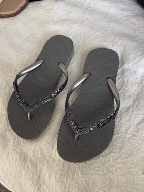 Havaianas Women's Gray Glitter Strap Flip Flops